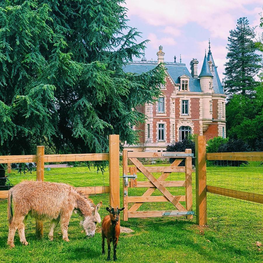 Chateau De Hieville Saint-Pierre-en-Auge Eksteriør billede